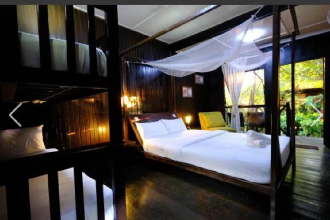 Melina Beach Resort Kampung Genting Buitenkant foto