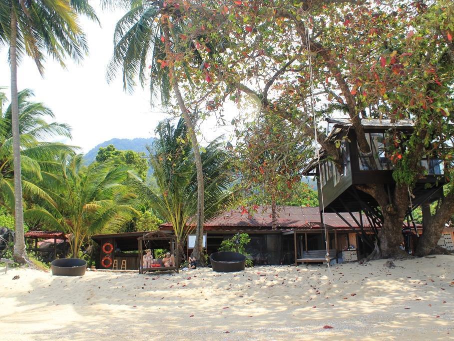 Melina Beach Resort Kampung Genting Buitenkant foto