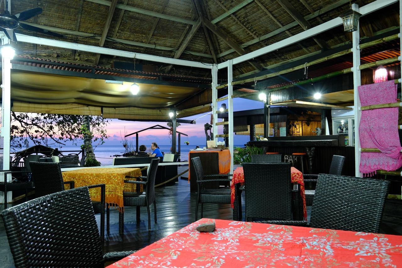 Melina Beach Resort Kampung Genting Buitenkant foto
